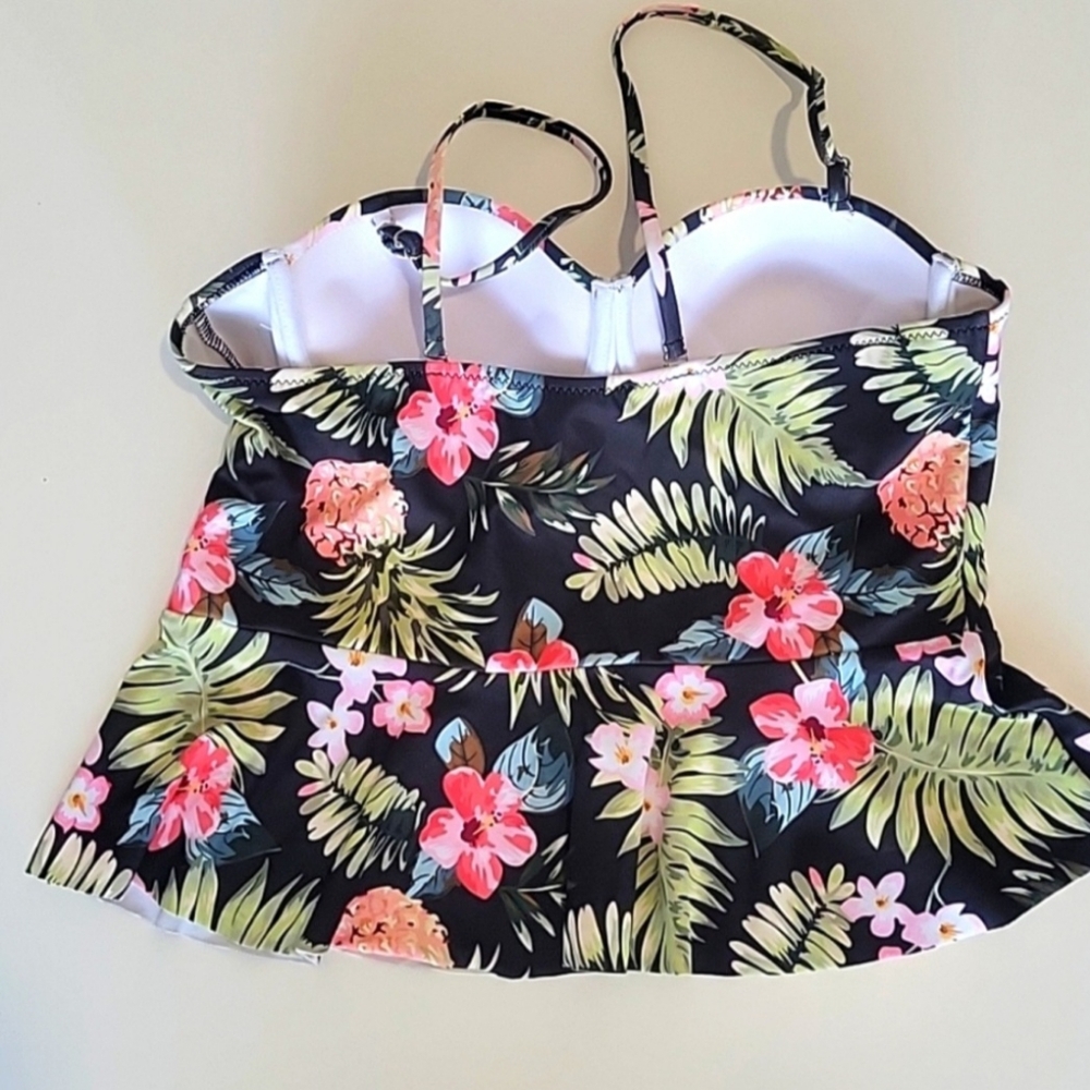 SWIMWEAR BUNDLE ZAFUL AND CUPSHE BIKINI AND FLORAL TANKINI TOP - Picture 16 of 16